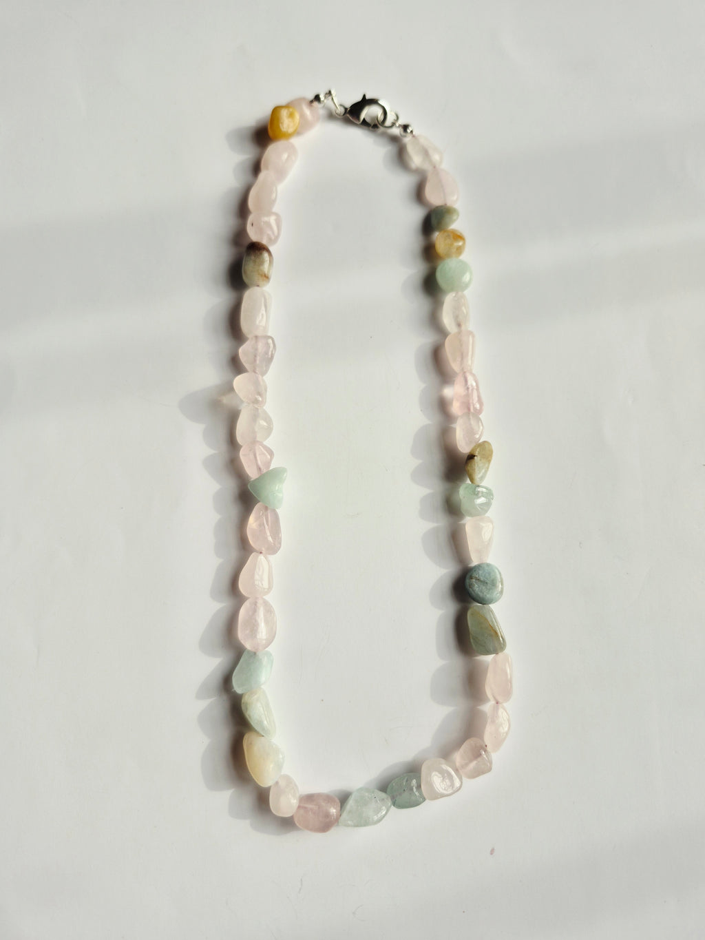 Collar piedras pasteles