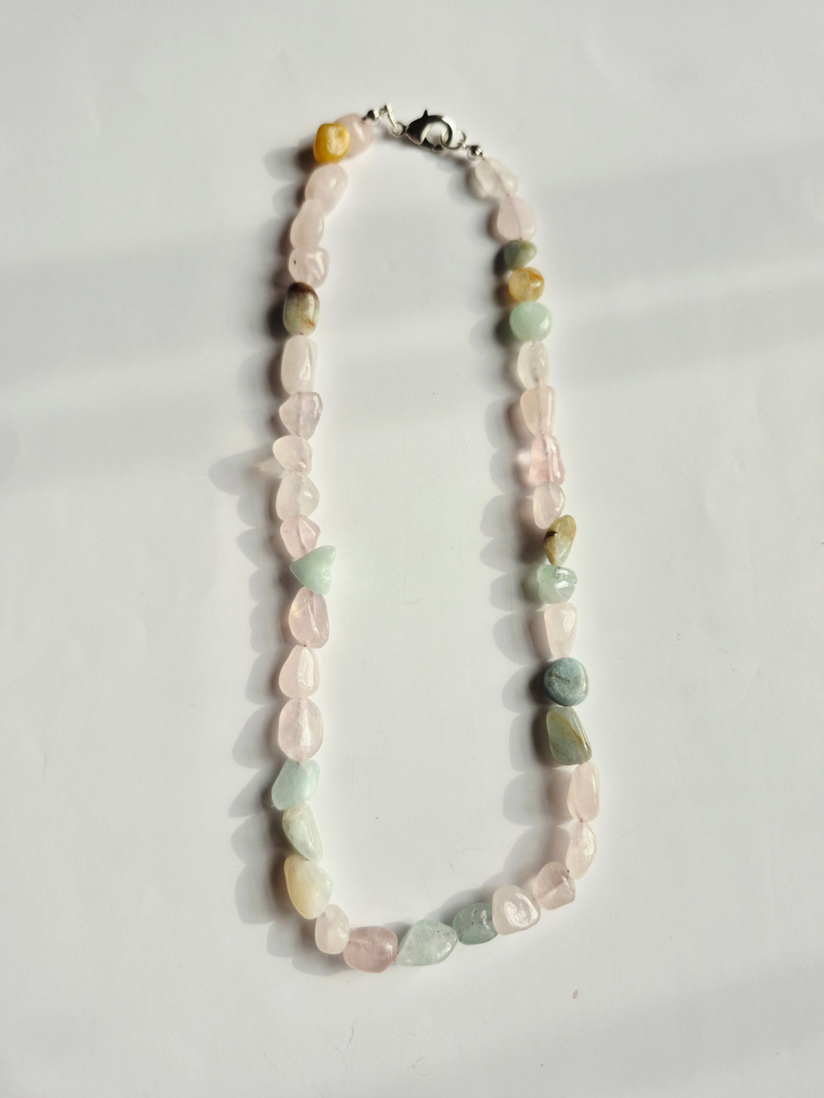 Collar piedras pasteles