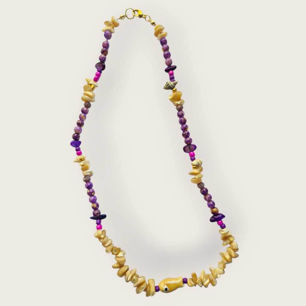 Collar chips y mar