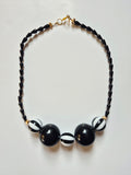 Collar bolas negro