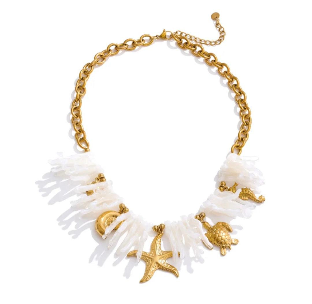 Collar costa dorada