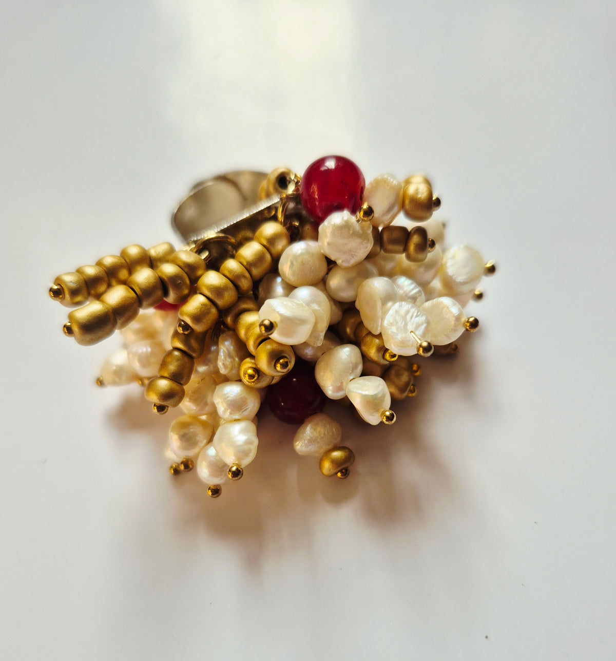 Anillo Maxi Ajustable con Mostacillas y Perlas de Río