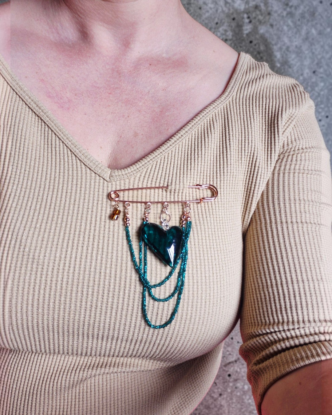Broche prendedor corazón verde